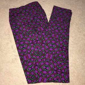 LuLaRoe Tall & Curvy Leggings